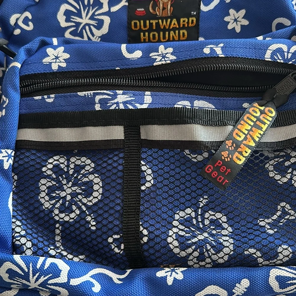 Outward Hound Blue Floral Dog pack